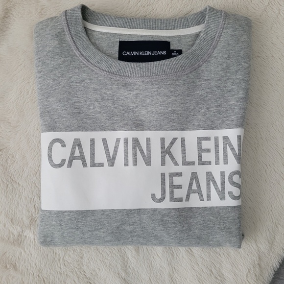 Calvin Klein Crewneck (M) - Picture 2 of 2